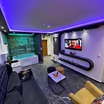 S&v 3 Istocno Sarajevo Sa Jacuzzi I Sauna Lux Hilandarska Centar Apartamento