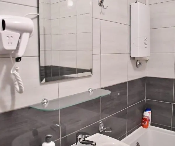 S&v 3 Istocno Sarajevo Sa Jacuzzi Lux Hilandarska Centar Lukavica